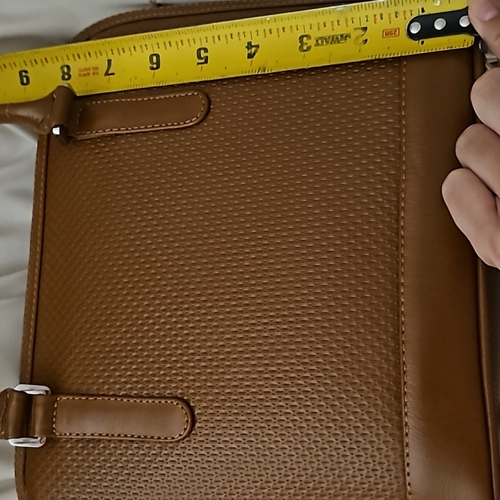 On Hold Leather purse made in Ecuador 🇪🇨 8in and 10 width Host pick 🥳🎉 New - Picture 8 of 12